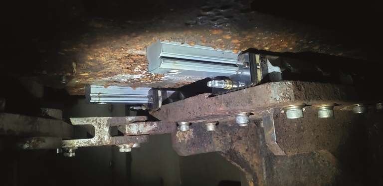 Una fabbrica di autoveicoli risparmia 577.000 Euro all'anno grazie alle guide lineari di NSK.
